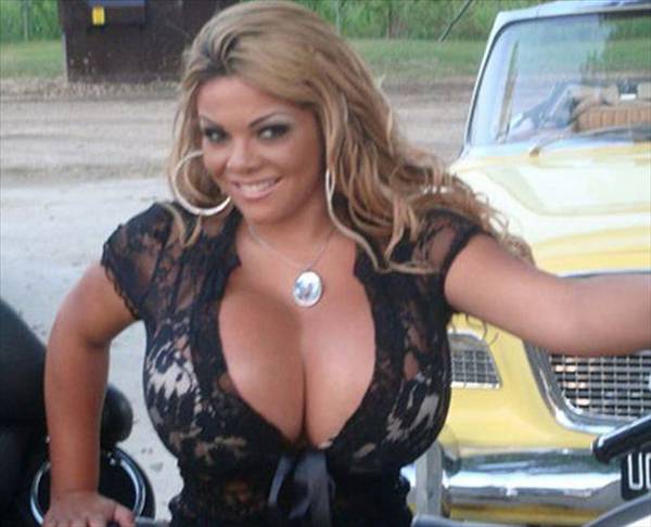 10 женщин с самой большой грудью в мире